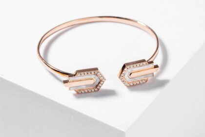 Light small open bangle